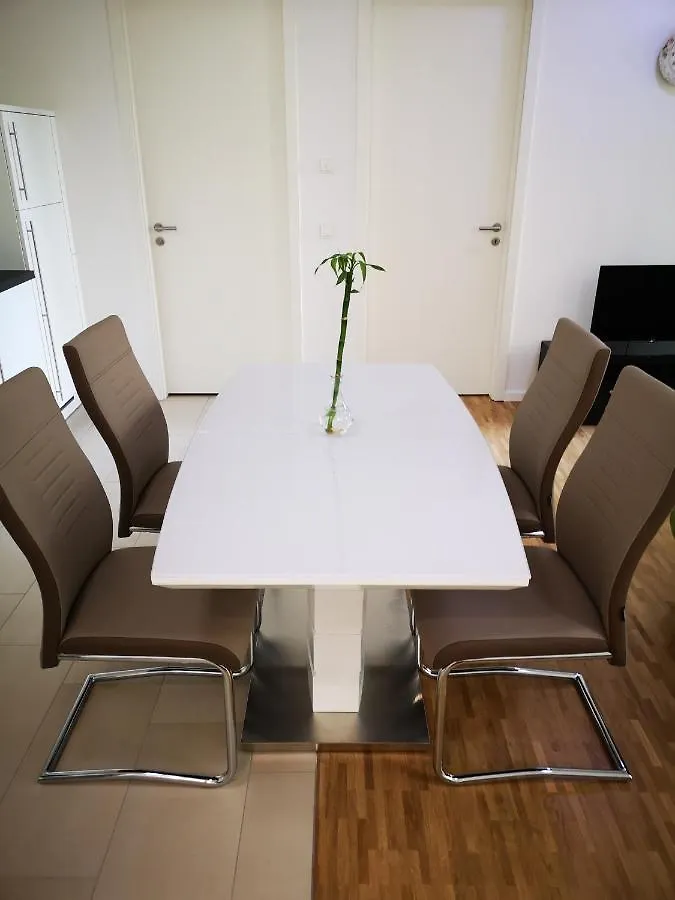 Apartment Near Fair And Central City In Few Min, With Garden Frankfurt nad Mohanem 0*,  Německo